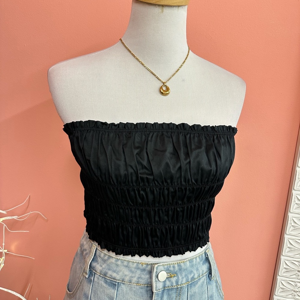 NWT! Forever 21 Black Strapless Crop Top
